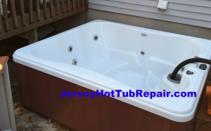 Always fill your Hot Tub through the filter compartment to avoid air-locks.